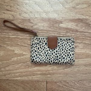 Universal Thread Animal Print Wristlet. NWOT.